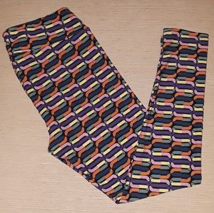 SOLD.           Lularoe TC Leggings